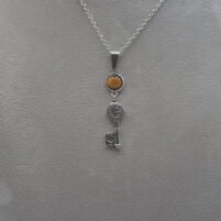 pendentif Oeil de tigre et Saint Benoît