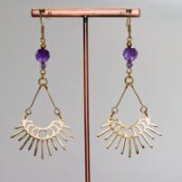 boucles d'oreilles améthystes facettées phases de la lune