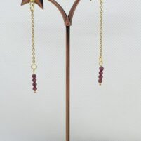 Boucles d'oreilles grenat longues
