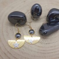 Boucles d'oreilles hématite étoiles